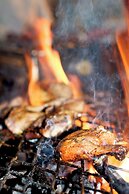 Jhadano Villa 3BR Pool Shuttle 3 Mins to Beach