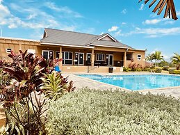 Jhadano Villa 3BR Pool Shuttle 3 Mins to Beach