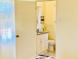 Jhadano Villa 3BR Pool Shuttle 3 Mins to Beach