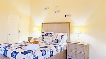 Jhadano Villa 3BR Pool Shuttle 3 Mins to Beach