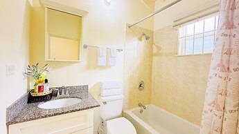 Jhadano Villa 3BR Pool Shuttle 3 Mins to Beach