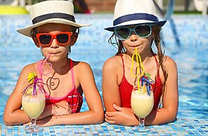 Jhadano Villa 3BR Pool Shuttle 3 Mins to Beach