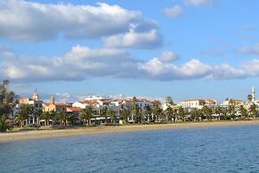 George's Poet Maisonette