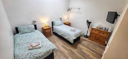 Deepcut Lodge Bed and Breakfast Self Service