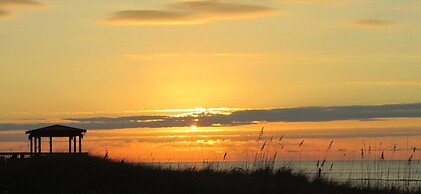 415 El Matador 1 Bedroom Condo by RedAwning