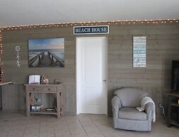 415 El Matador 1 Bedroom Condo by RedAwning