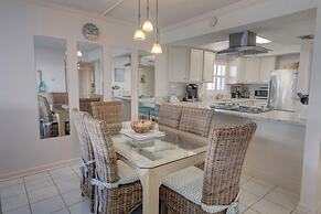 319 El Matador 2 Bedroom Condo by RedAwning