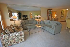 335 El Matador 1 Bedroom Condo by RedAwning