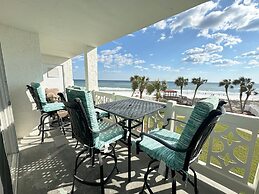 333 El Matador 2 Bedroom Condo by RedAwning