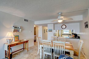 428 El Matador 2 Bedroom Condo by RedAwning