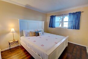 428 El Matador 2 Bedroom Condo by RedAwning