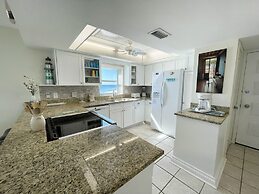 449 El Matador 2 Bedroom Condo by RedAwning