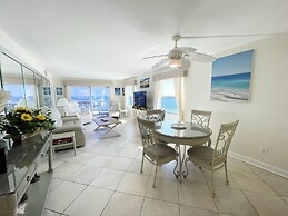 449 El Matador 2 Bedroom Condo by RedAwning