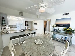 449 El Matador 2 Bedroom Condo by RedAwning