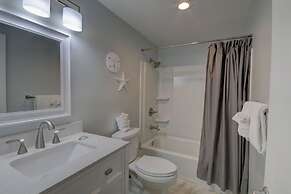 627 El Matador Condo by RedAwning