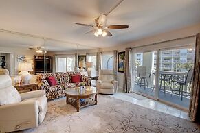 434 El Matador 1 Bedroom Condo by RedAwning