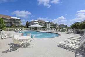 Romar Lakes 103e 2 Bedroom Condo