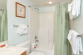 Pelican Pointe 1404 3 Bedroom Condo