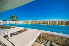 Island Tower 601 3 Bedroom Condo