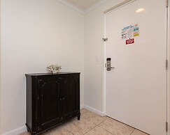 Colonnades 1201 4 Bedroom Condo