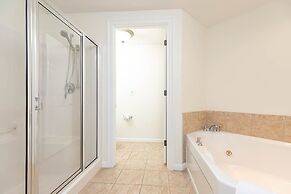 Colonnades 1201 4 Bedroom Condo