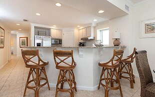 Colonnades 1201 4 Bedroom Condo