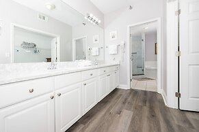 Lighthouse 215 3 Bedroom Condo