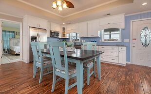 Blue Lagoon Escape House 2784 3 Bedroom Home