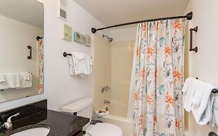 Island Winds East by Brett/robinson Vacations