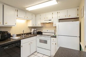 Island Winds East by Brett/robinson Vacations