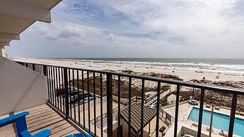 Island Winds East by Brett/robinson Vacations