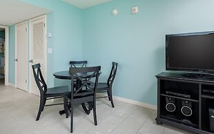 Phoenix All Suites by Brett Robinson