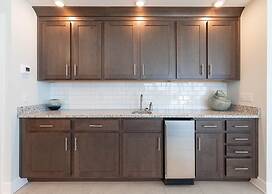 Phoenix Gulf Tower 1801 4 Bedroom Condo