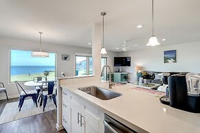 Chamingo 2 Bedroom Condo by Redawning