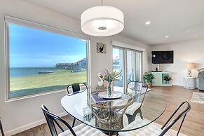 Chamingo 2 Bedroom Condo by Redawning