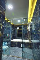 Hotel The Grand Ladhukara