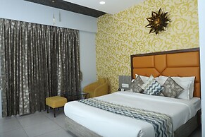 Hotel The Grand Ladhukara