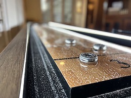 East Harriet Gallery