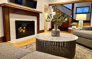 East Harriet Gallery