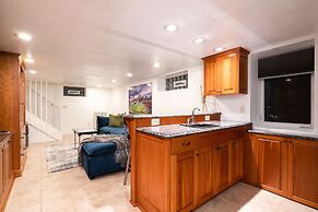 East Harriet Gallery