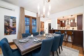 East Harriet Gallery