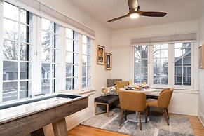 East Harriet Gallery