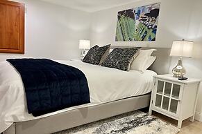 East Harriet Gallery