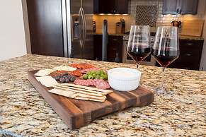 East Harriet Gallery