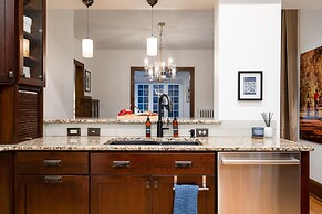 East Harriet Gallery