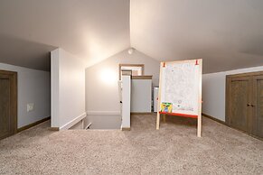 East Harriet Gallery