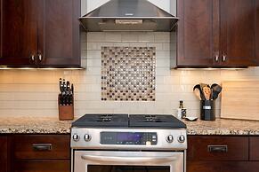 East Harriet Gallery