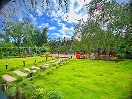 Kampot Tropical Village