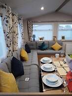 3 Bed, Sleeps 8 Caravan, California Cliffs Park