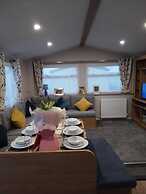 3 Bed, Sleeps 8 Caravan, California Cliffs Park